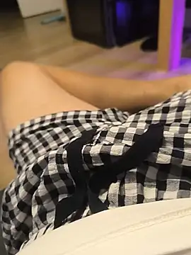 AttractiveSilk5 online show from 15, 7, 2026