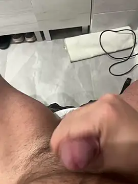 Snapshot of -Manu-85 chatting on 25, 11, 2025 -Manu-85 online show from 25, 11, 2025