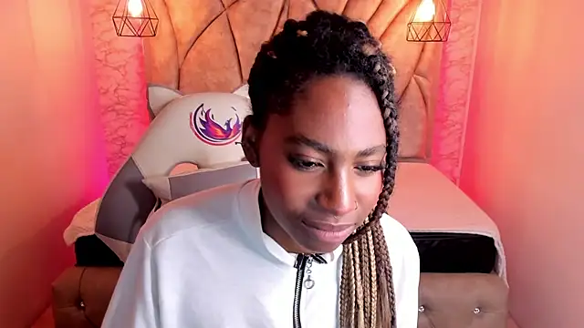 Queen perla  online show from 13, 2, 2025