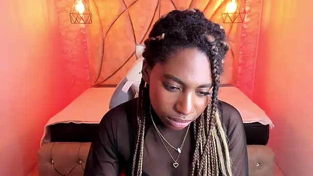 Queen perla  online show from 21, 2, 2025