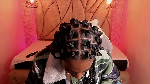 Queen perla  online show from 27, 2, 2025