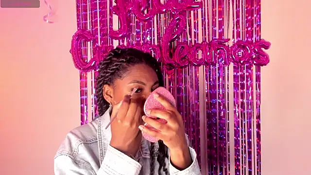 Queen perla  online show from 18, 10, 2025