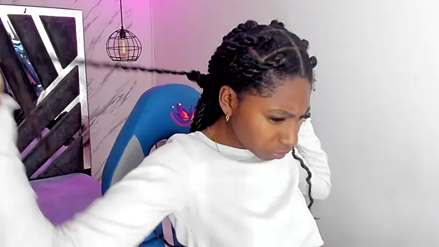 Queen perla  online show from 23, 10, 2025