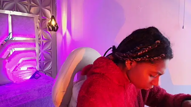 Queen perla  online show from 5, 3, 2026