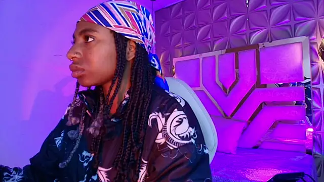 Queen perla  online show from 23, 4, 2026