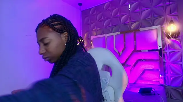 Queen perla  online show from 28, 4, 2026