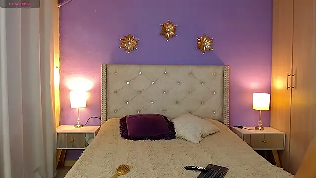 Kim and Mia online show from 2, 10, 2025