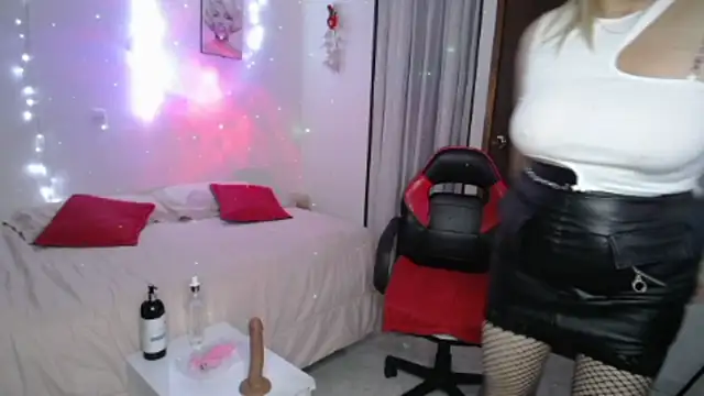 vanessalat online show from 9, 10, 2025