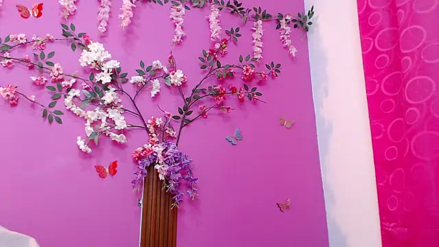 Watagatapitusberry1 online show from 14, 2, 2025