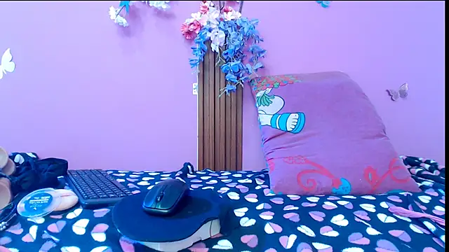 Watagatapitusberry1 online show from 15, 3, 2025