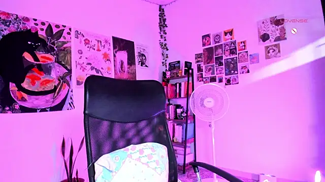 Conlosmichis online show from 17, 9, 2025