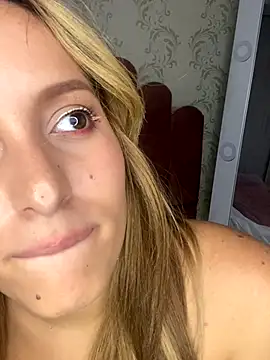 Snapshot of Agnescruzz chatting on 15, 10, 2025 Agnescruzz online show from 15, 10, 2025