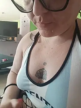 peachgirlmartyna online show from 18, 7, 2026