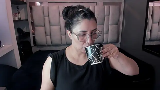 GiaFox  online show from 6, 10, 2025