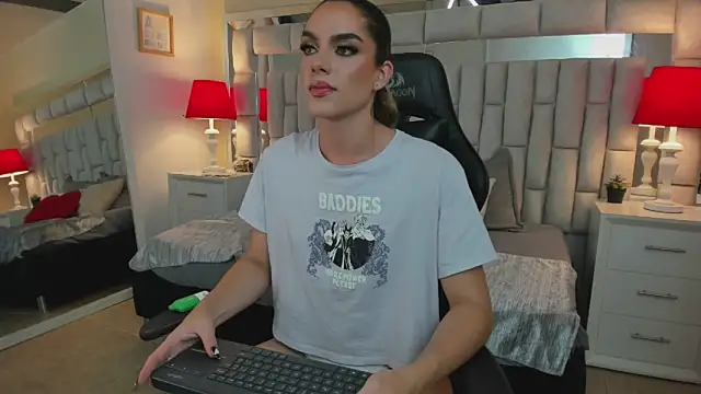 mariiahneedles online show from 21, 12, 2024