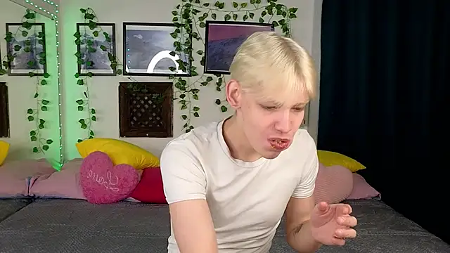 Snapshot of Nick_Win chatting on 4, 2, 2025 Nick Win online show from 4, 2, 2025