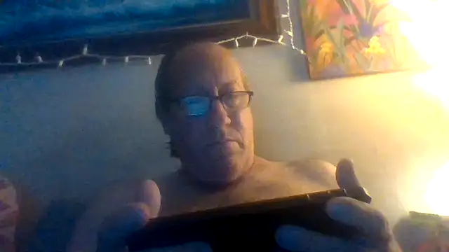 Snapshot of hornyrich69 chatting on 10, 1, 2025 hornyrich69 online show from 10, 1, 2025