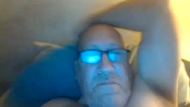 Snapshot of hornyrich69 chatting on 4, 3, 2025 hornyrich69 online show from 4, 3, 2025