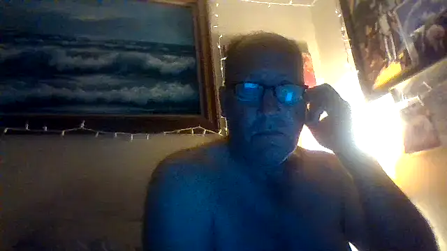 Snapshot of hornyrich69 chatting on 10, 3, 2025 hornyrich69 online show from 10, 3, 2025