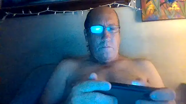 Snapshot of hornyrich69 chatting on 18, 9, 2025 hornyrich69 online show from 18, 9, 2025