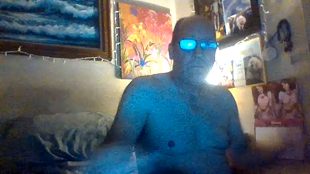 Snapshot of hornyrich69 chatting on 8, 1, 2026 hornyrich69 online show from 8, 1, 2026