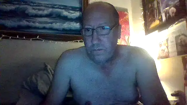 Snapshot of hornyrich69 chatting on 15, 1, 2026 hornyrich69 online show from 15, 1, 2026