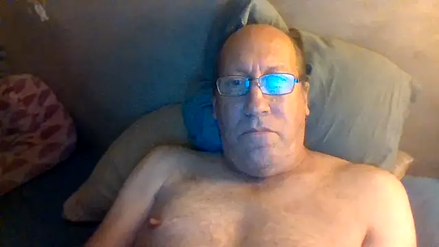 Snapshot of hornyrich69 chatting on 5, 3, 2026 hornyrich69 online show from 5, 3, 2026