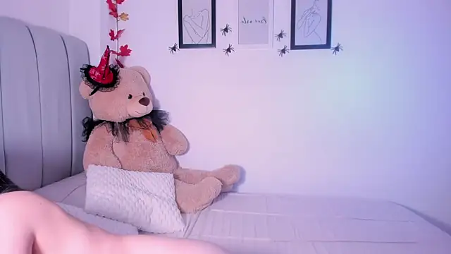 DannaHyde online show from 2, 10, 2025