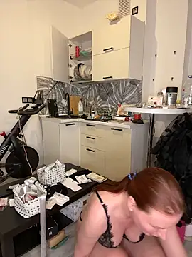 EmmaWarren online show from 21, 10, 2025