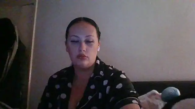 Snapshot of CurvyQueen2023 chatting on 4, 12, 2025 CurvyQueen2023 online show from 4, 12, 2025