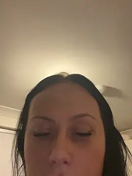 Snapshot of CurvyQueen2023 chatting on 22, 12, 2025 CurvyQueen2023 online show from 22, 12, 2025