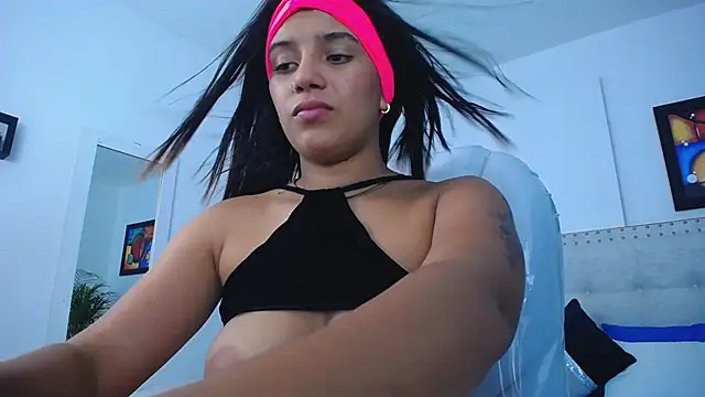 Chiqui milk  online show from 27, 1, 2025