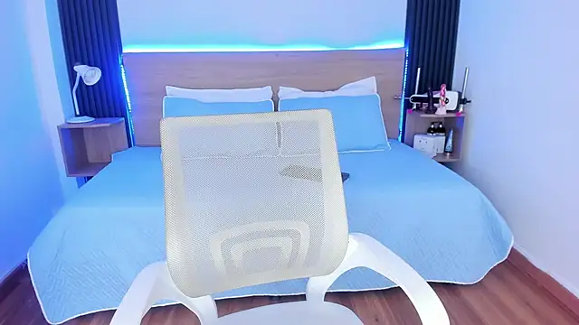 Chiqui milk  online show from 8, 9, 2025