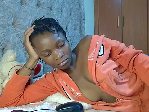 Snapshot of Naughty_Girl17 chatting on 25, 2, 2025 Naughty Girl17 online show from 25, 2, 2025