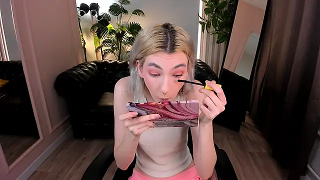 Mia Cheers online show from 28, 1, 2025