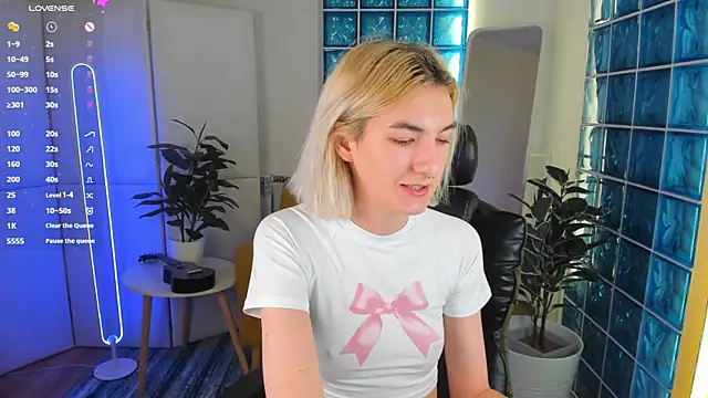 Mia Cheers online show from 9, 2, 2025