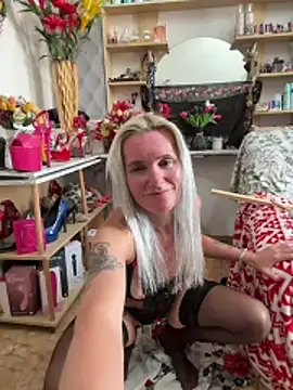 Snapshot of DirtyMargaret chatting on 4, 6, 2026 DirtyMargaret online show from 4, 6, 2026
