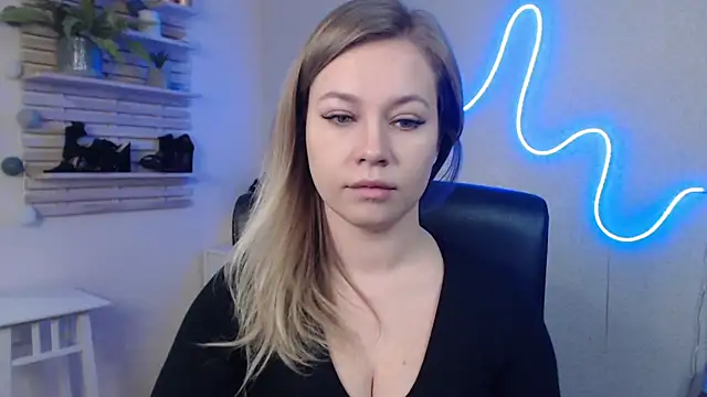 Snapshot of holly_xglam chatting on 3, 1, 2025 holly xglam online show from 3, 1, 2025