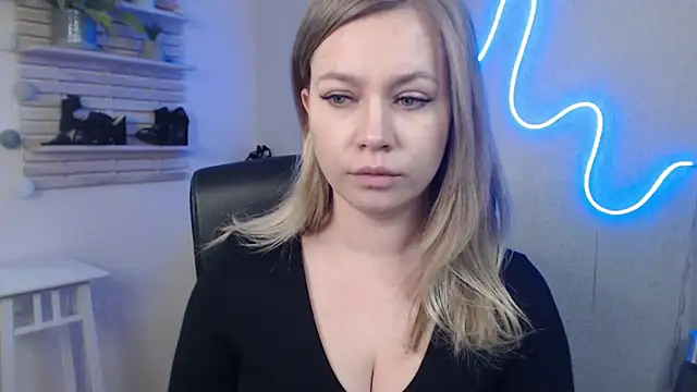 Snapshot of holly_xglam chatting on 3, 1, 2025 holly xglam online show from 3, 1, 2025