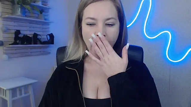 Snapshot of holly_xglam chatting on 17, 1, 2025 holly xglam online show from 17, 1, 2025