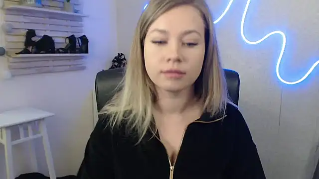 Snapshot of holly_xglam chatting on 24, 1, 2025 holly xglam online show from 24, 1, 2025