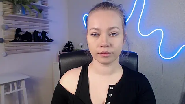 Snapshot of holly_xglam chatting on 20, 2, 2025 holly xglam online show from 20, 2, 2025