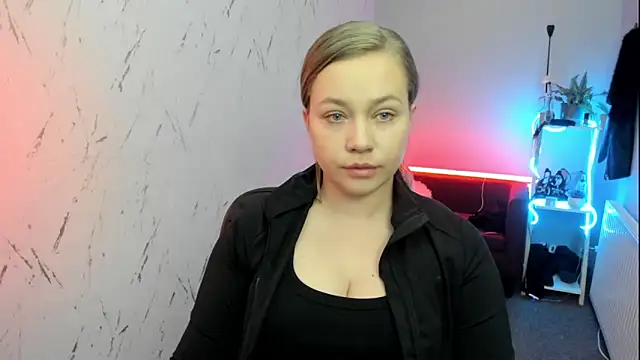 holly xglam online show from 22, 4, 2026