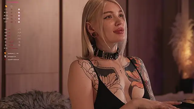 LinaKinky online show from 5, 3, 2025