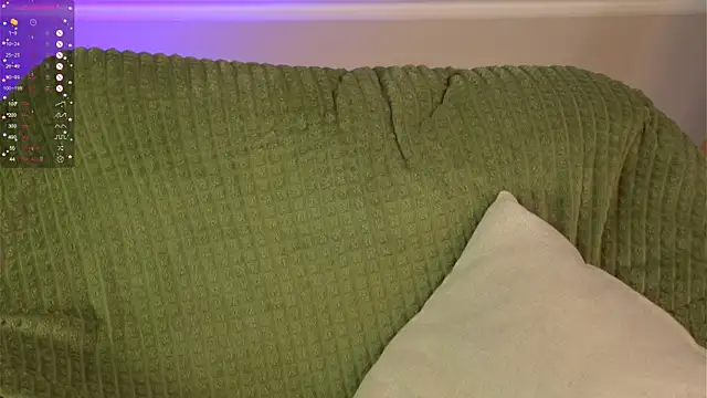 Snapshot of happywhores chatting on 19, 12, 2024 happywhores online show from 19, 12, 2024