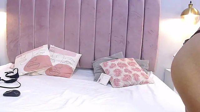 LeenaBrown online show from 30, 1, 2025