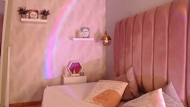 LeenaBrown online show from 30, 9, 2025