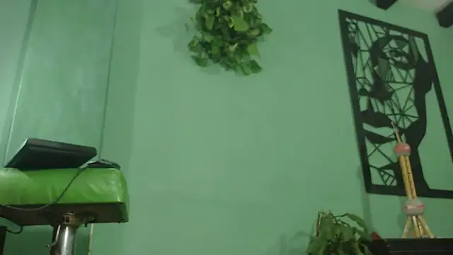 Snapshot of thirstymoonxx chatting on 19, 9, 2025 thirstymoonxx online show from 19, 9, 2025