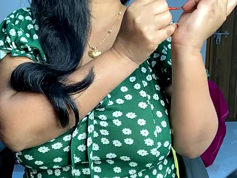 Snapshot of Aishwarya_101_ chatting on 24, 11, 2025 Aishwarya 101 online show from 24, 11, 2025