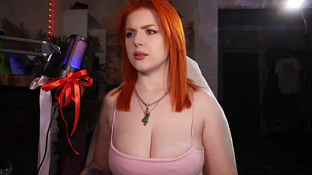 Chriss Fox online show from 5, 3, 2025